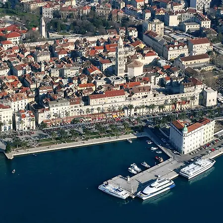 Diocletian Palace Penthouse 아파트 스플리트